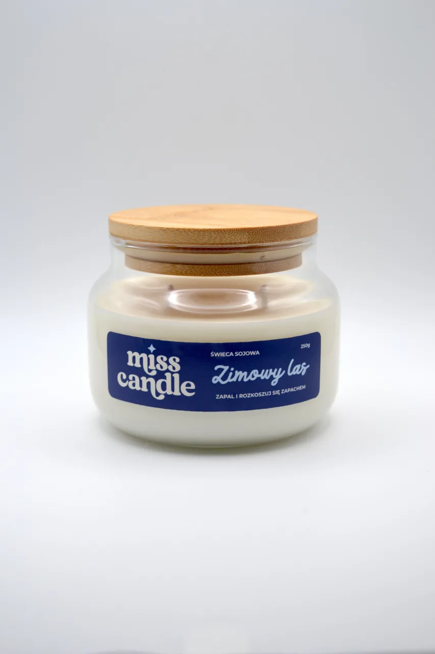 Świeca sojowa Zimowy las - dwuknotowa, 250g